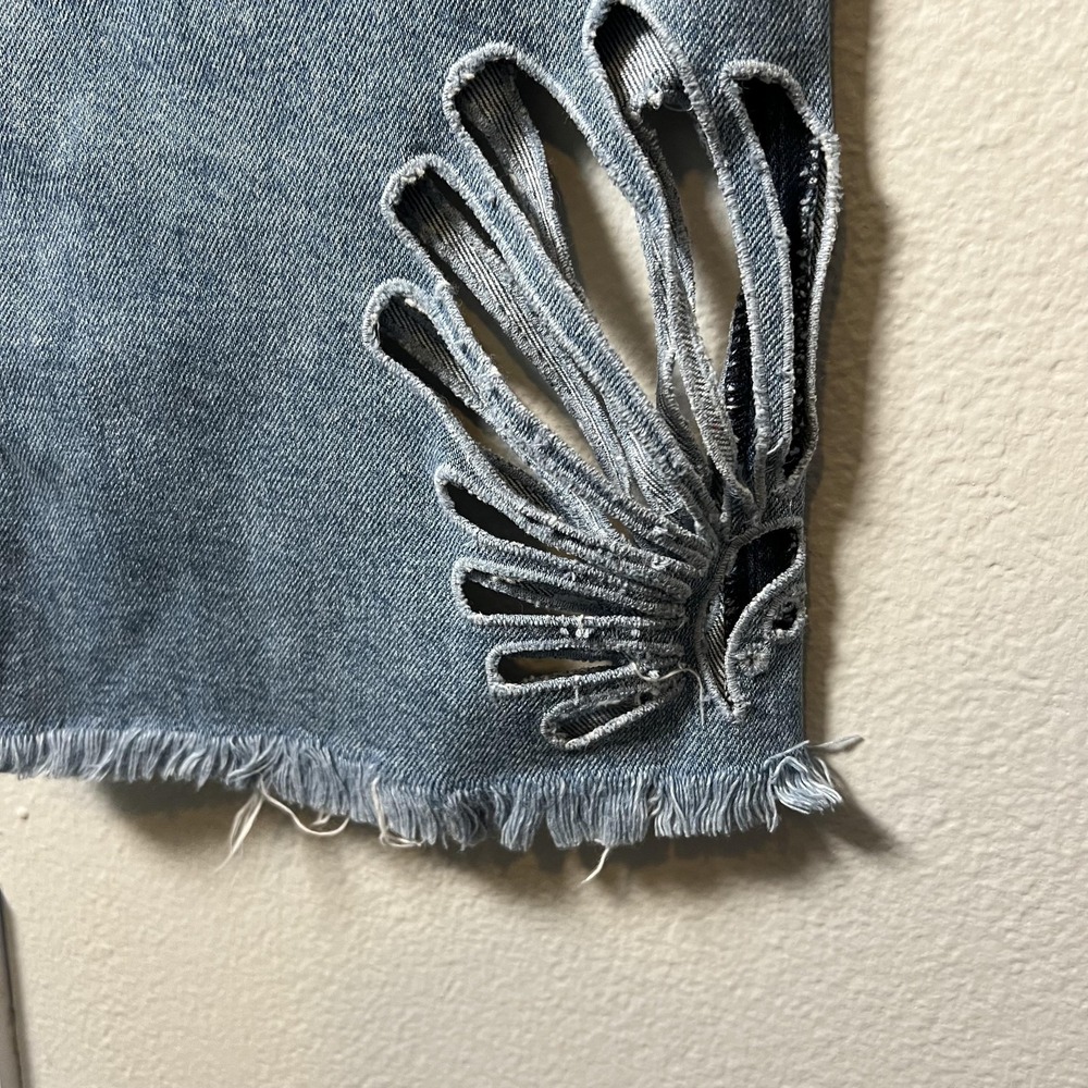 3x1 Jeans Womens 26 Blue Elkhorn Cropped Distressed Raw Hem Cutout Detail USA - Picture 3 of 10